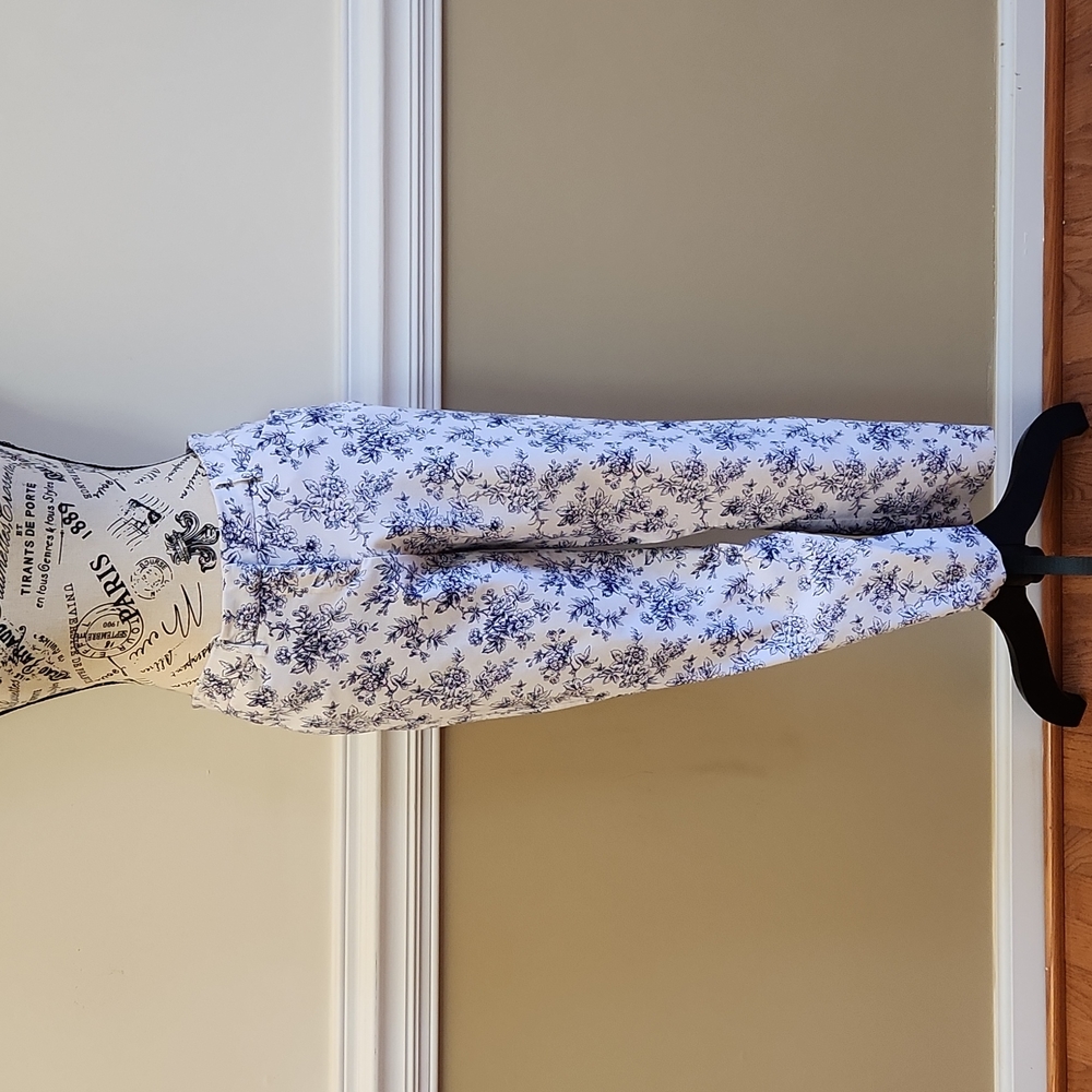 Cute floral design pants